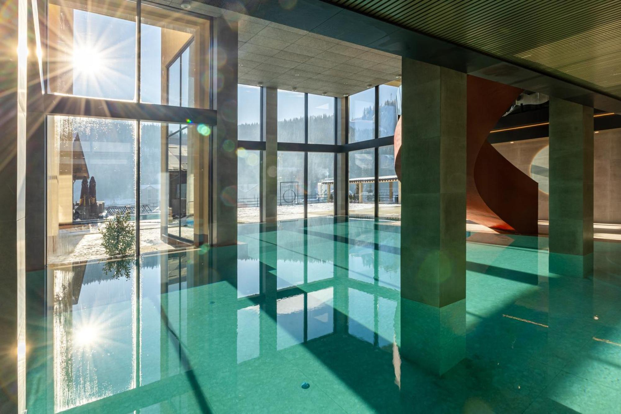 Gold Palace Wellness & Spa Bukovel Exterior photo